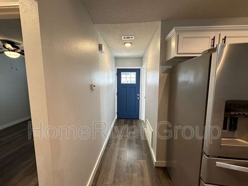 Building Photo - 7982 Stonebrook Dr