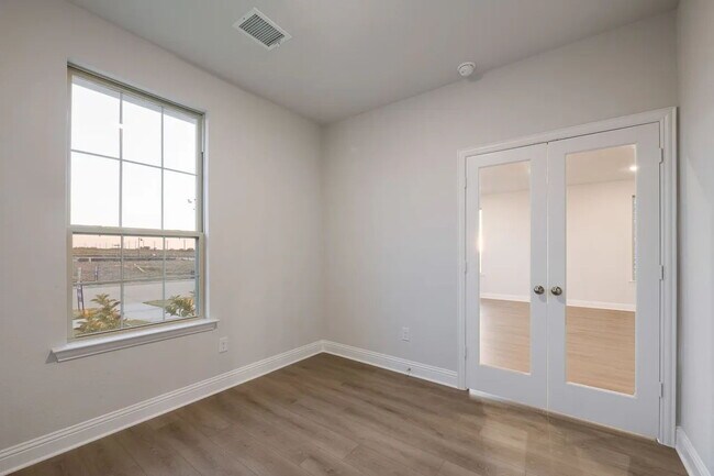 Building Photo - 3125 Buckeye St