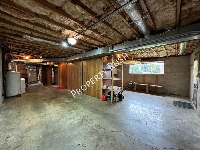 Building Photo - 2307 Arroyo Dr