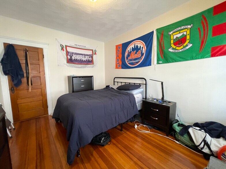 Building Photo - 56 Hobson St