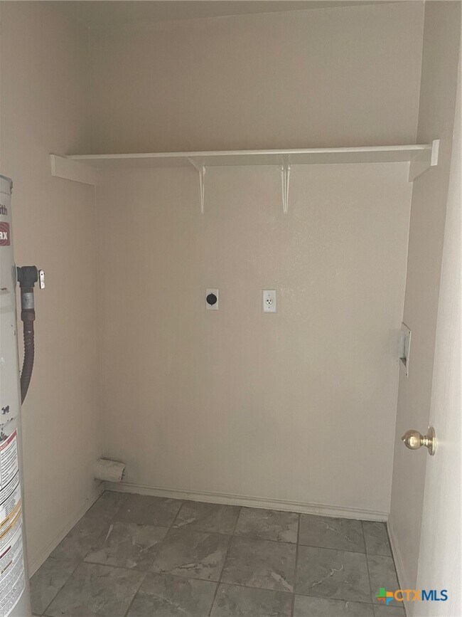 Building Photo - 2712 Vernice Loop