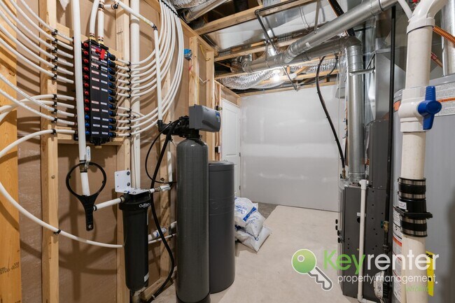 Building Photo - Newly Built 3 Bedroom Beauty: Lawn care and trash included!