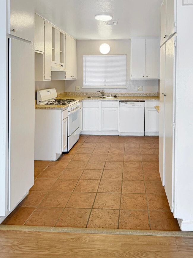 Building Photo - 43320 Texas Ave