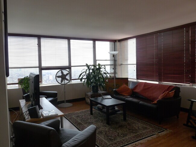 Building Photo - 655 W Irving Park Rd