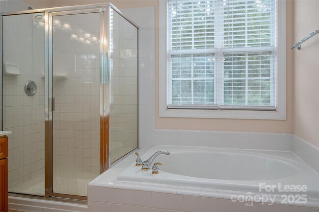 Building Photo - 11520 McGinns Trace Ct