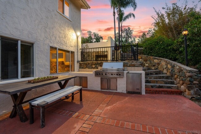 Building Photo - 6347 Las Colinas