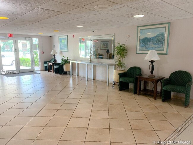 Building Photo - 16465 NE 22nd Ave