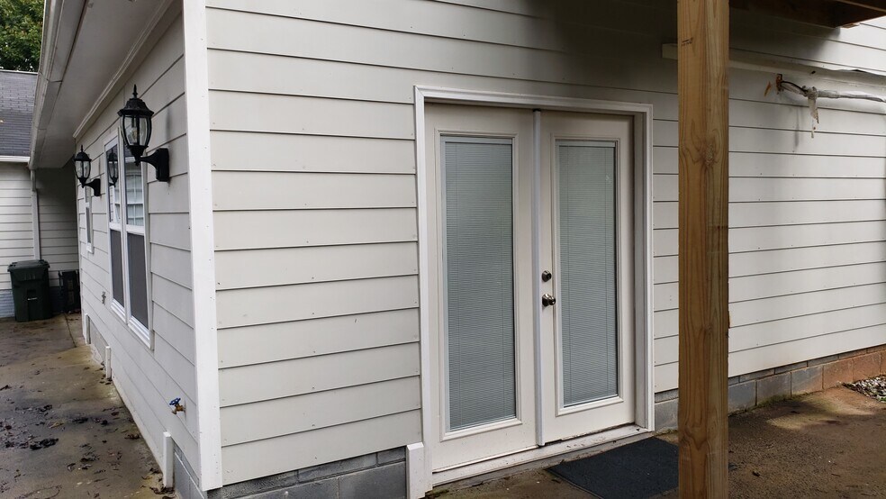 Building Photo - 4265 Parnell Rd