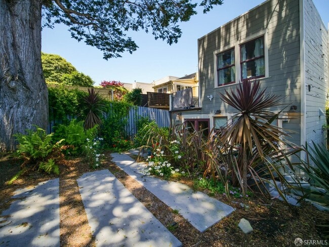 Building Photo - 49 Caselli Ave
