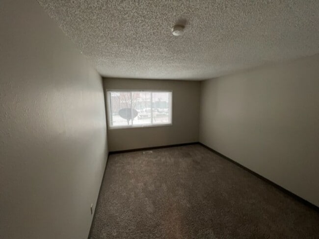 Building Photo - 50% off for your first 4 Months!!!