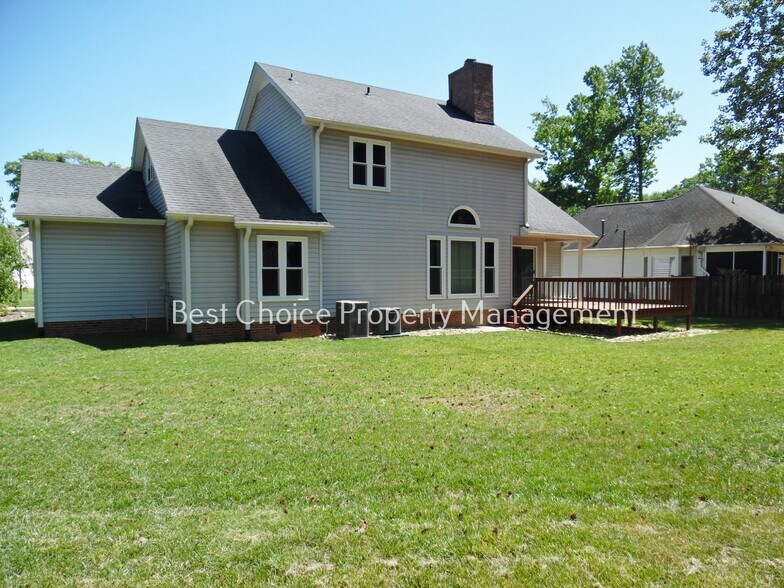 Building Photo - 5 Fallsburg court