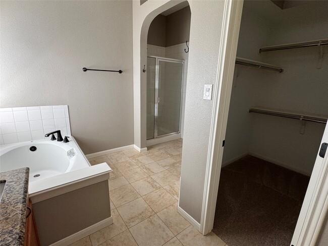 Building Photo - 911 Cascade Ridge