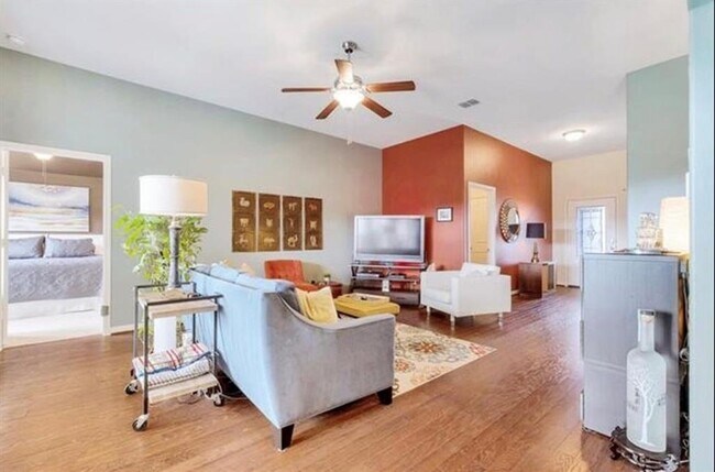 Building Photo - 13405 Clara Martin