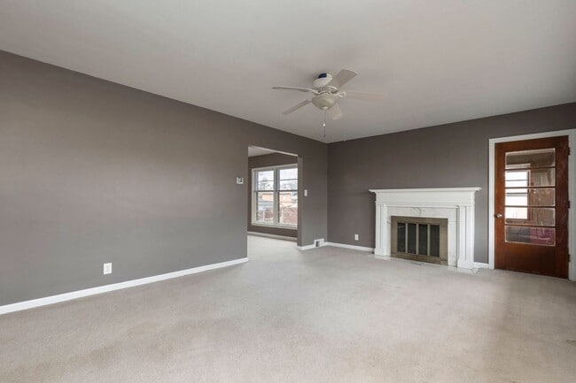 Building Photo - 3706 Chevy Chase Rd