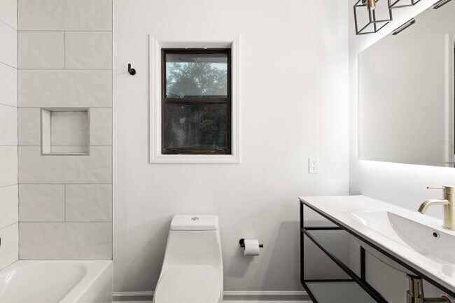 Building Photo - Springwood