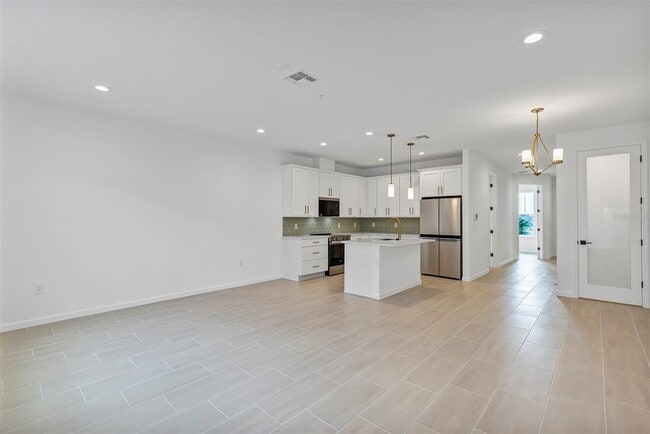 Building Photo - 1851 Pinecliff Dr