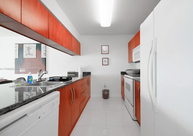 Building Photo - 1200 Brickell Bay Dr