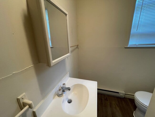 Building Photo - Alexander  37-39 Boone