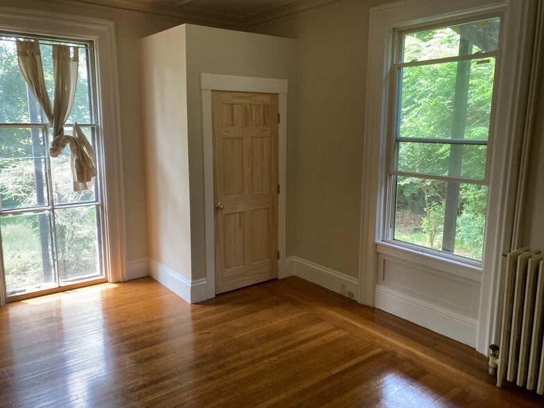 Building Photo - 115 Northampton Rd