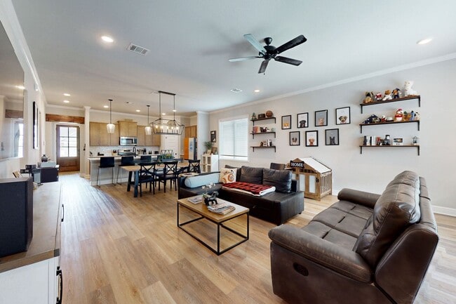 Building Photo - Spectacular Home in Southern Pointe!!