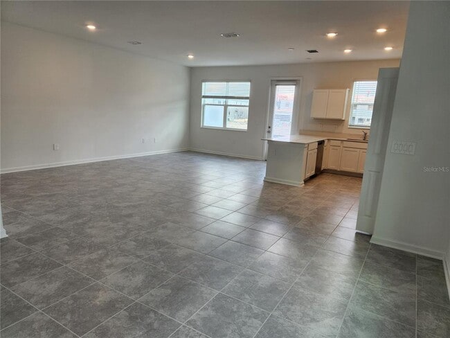 Building Photo - 203 Bogey Dr