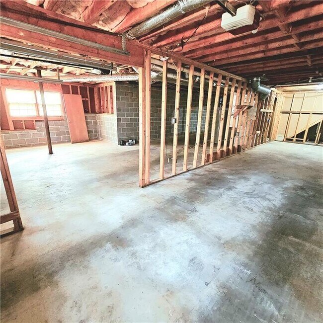 Building Photo - 1955 Morgan Trce