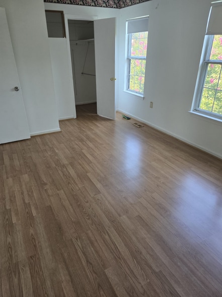 Building Photo - 1902 Bronzegate Blvd