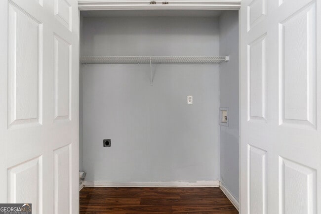 Building Photo - 3162 Kingswood Glen