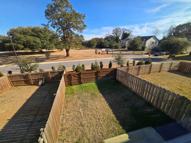 Building Photo - 1785 Snead Dr