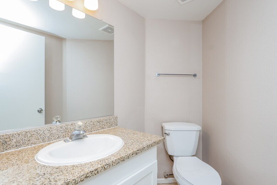 Building Photo - 379 Legacy Dr