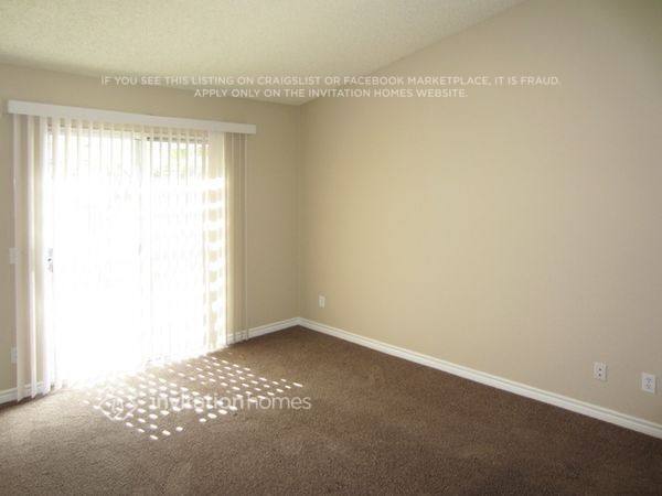 Building Photo - 11322 Fernwood Ave