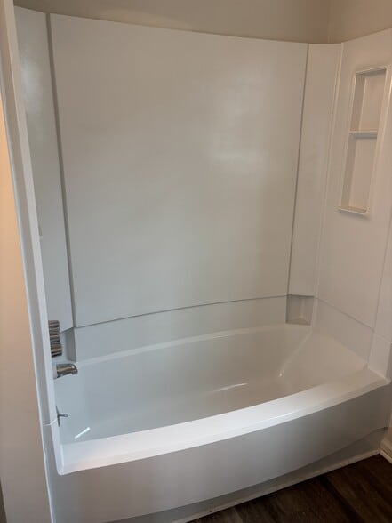 Building Photo - 532 Kenton Dr