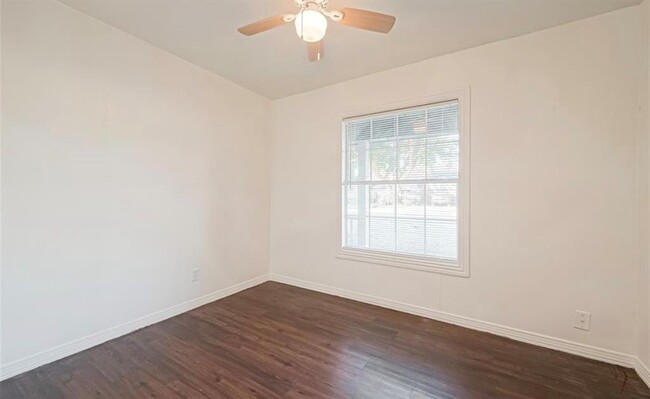 Building Photo - 11730 Rubenstein St
