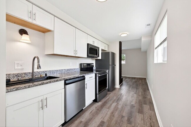 Building Photo - 931 Waycross Rd