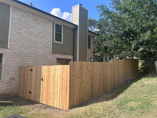Building Photo - 5708 Spring Meadow Rd