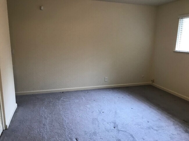 Building Photo - NEWHALL 2724-26