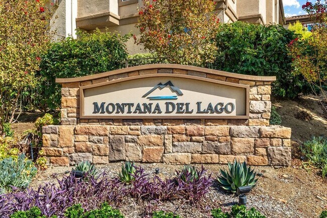 Building Photo - 205 Montana Del Lago Dr