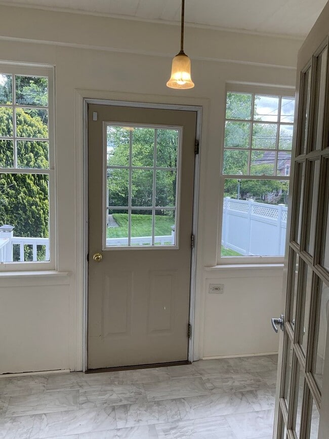 Building Photo - 229 Cocoa Ave