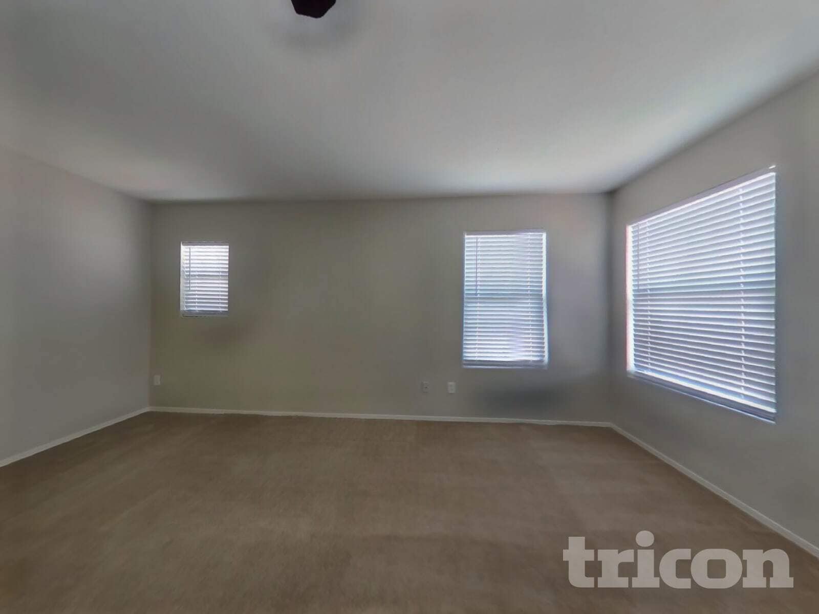 Building Photo - 2283 E Palm Beach Dr