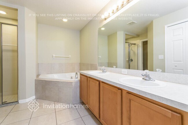 Building Photo - 306 Marquee Dr