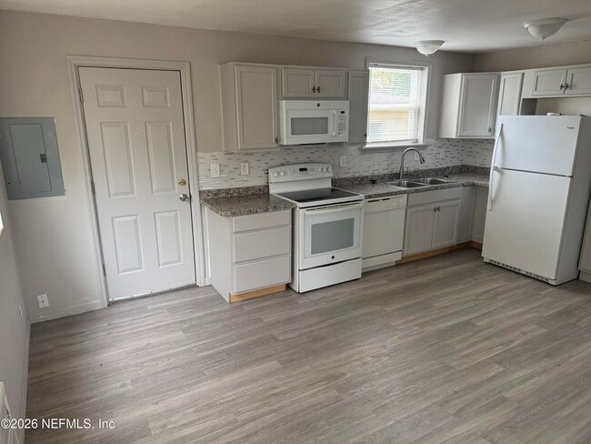 Building Photo - 5659 Ansley St