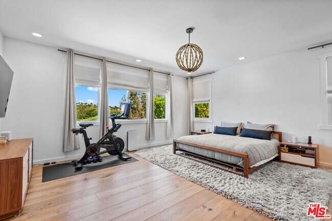 Building Photo - 23477 Palm Dr