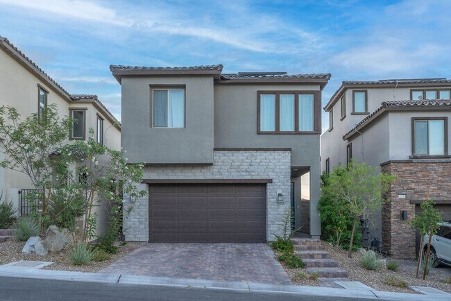 Building Photo - 11620 Desert Hollow Avenue