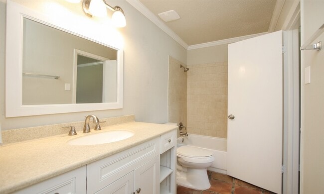 Building Photo - 13303 Hampton Falls Dr