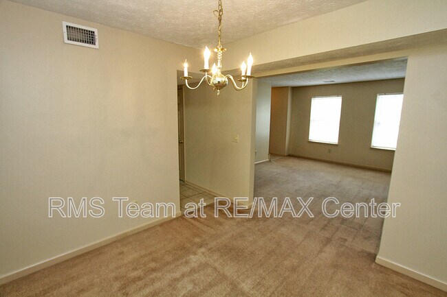 Building Photo - 1381 Omie Way