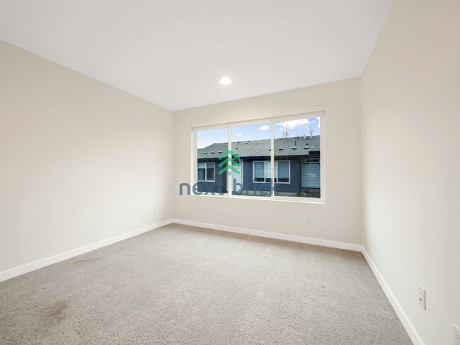 Building Photo - 3 Bed and 3.5 Bath Beautiful  Modern Townhome is Available for Rent!