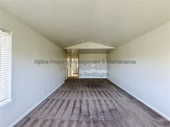 Building Photo - 13592 SW Mapleview Ln