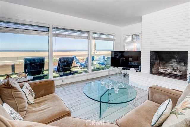 Building Photo - 532 The Strand