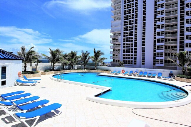 Building Photo - 1360 S Ocean Blvd