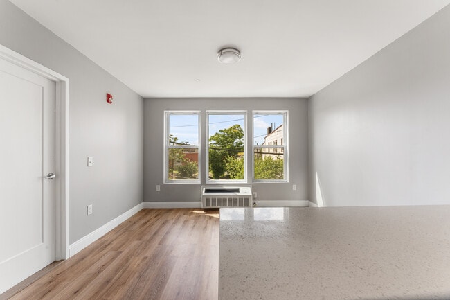 Building Photo - 18 Canfield St